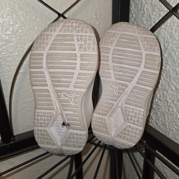 Puma Kids Black Slip-On Shoes - Picture 3 of 4